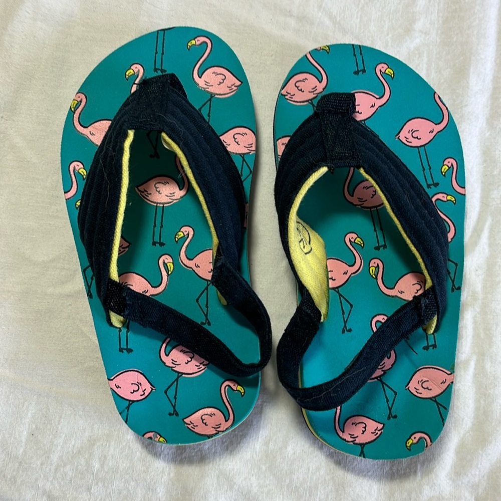 Cat & Jack flamingo flip flops size 7/8